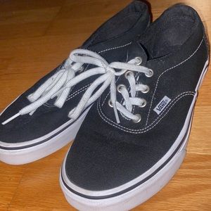 black lace up vans